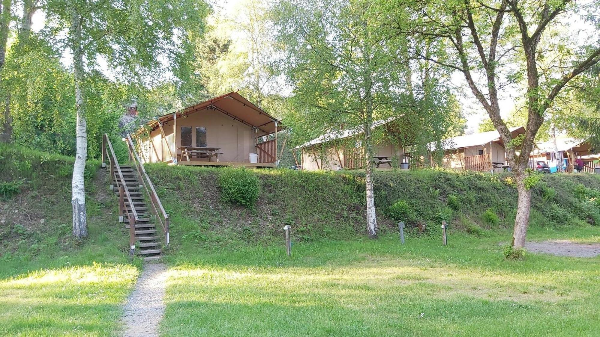 Отель Ardenparks Petite Suisse Dochamps Экстерьер фото